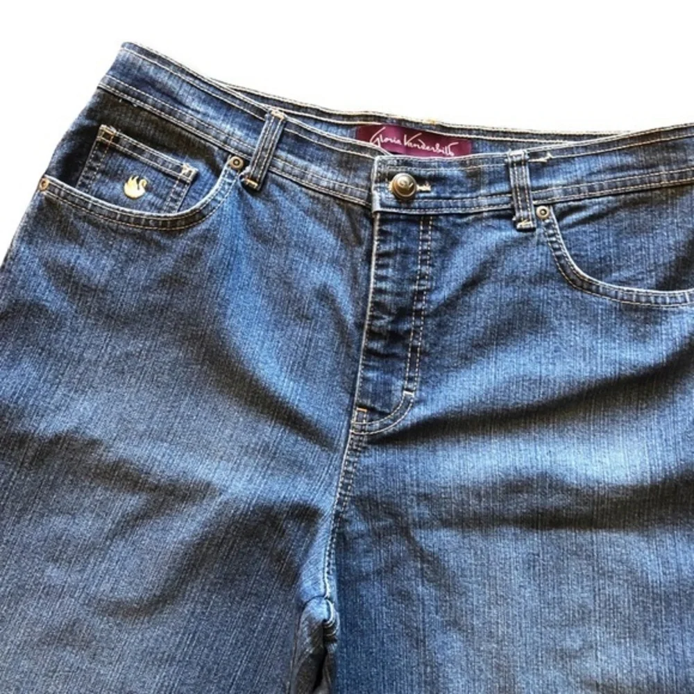 5 for $25 ❄️ Gloria Vanderbilt blue jeans Size 12 Short - Picture 5 of 9